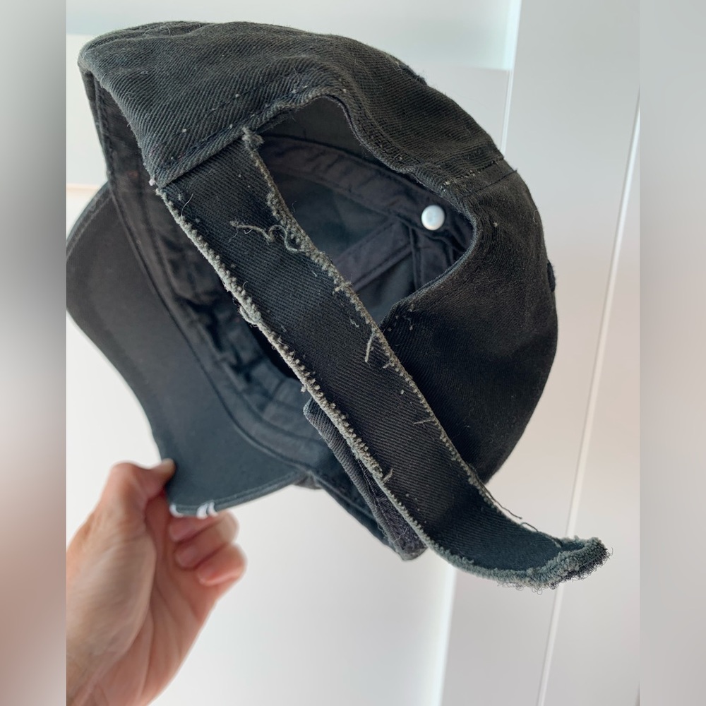 Short Billed Roxy Cap - Picture 2 of 5